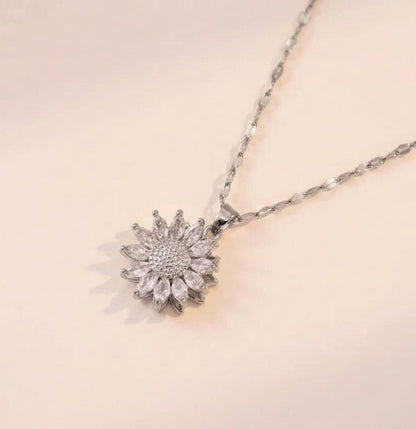 Floral magic necklace