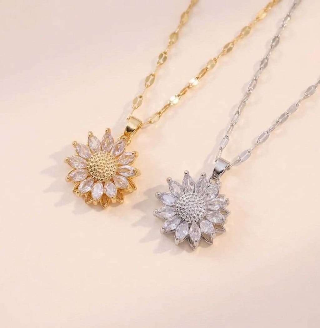 Floral magic necklace
